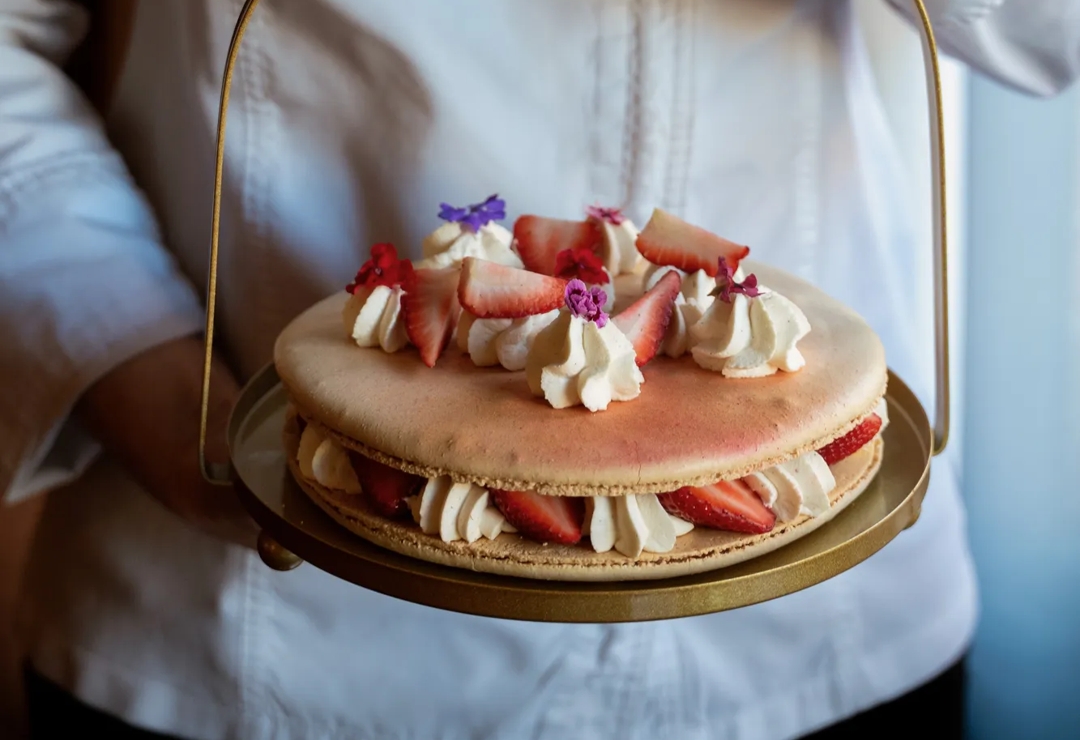 CUT Cakes by CUT Macaron