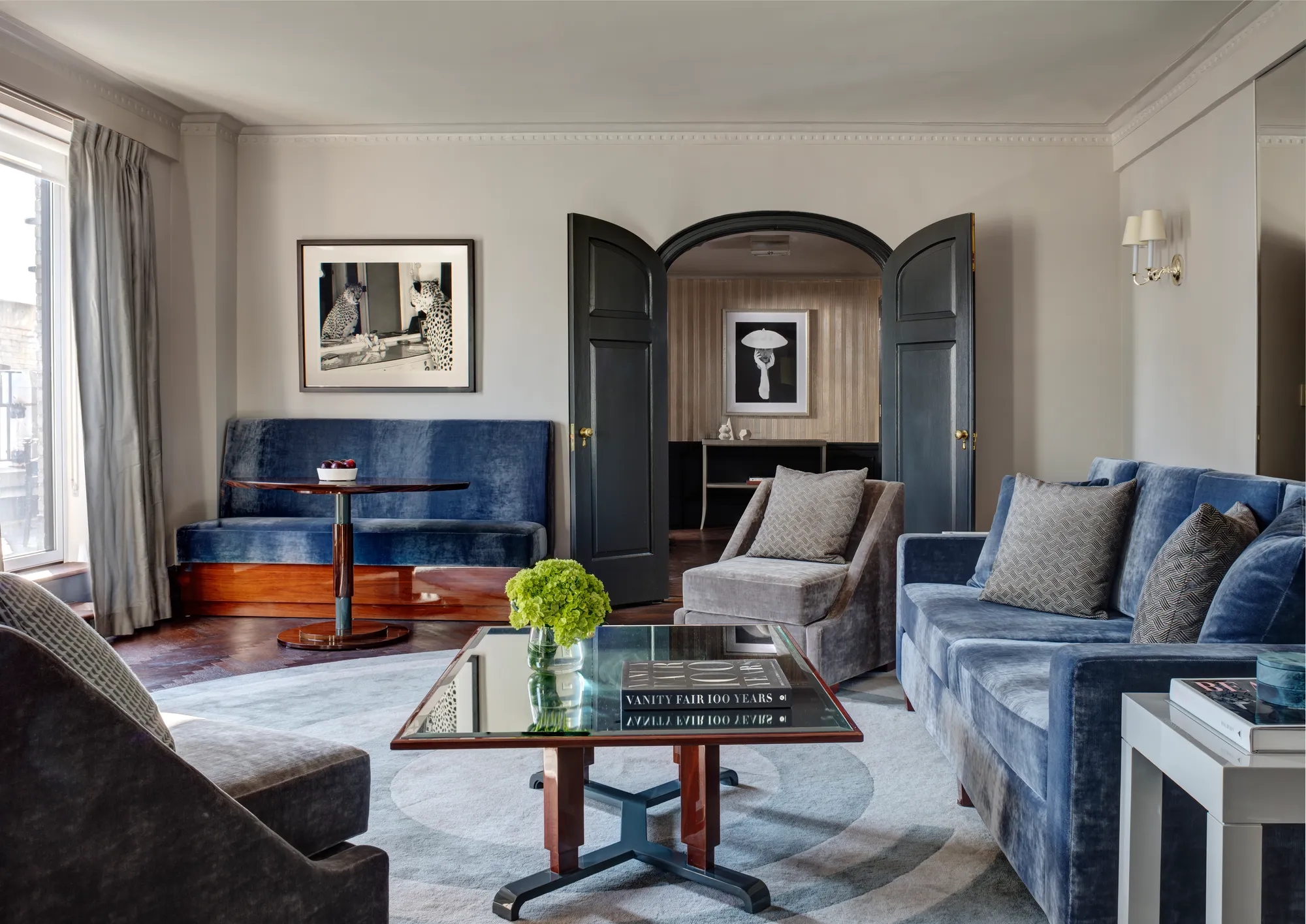 Accommodations S M PremierSuiteBedroom