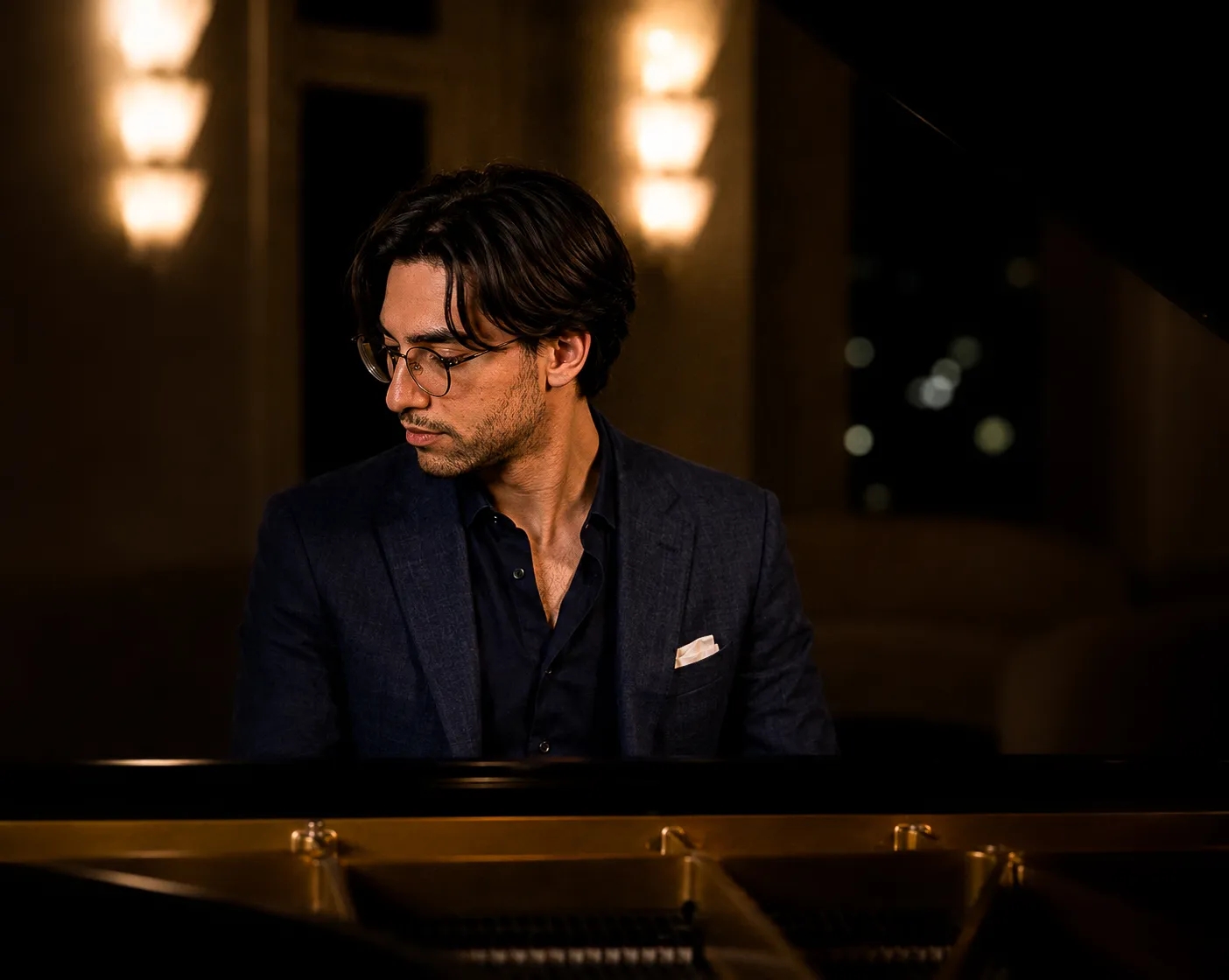 Gabe Kuslansky musician from New York playing piano