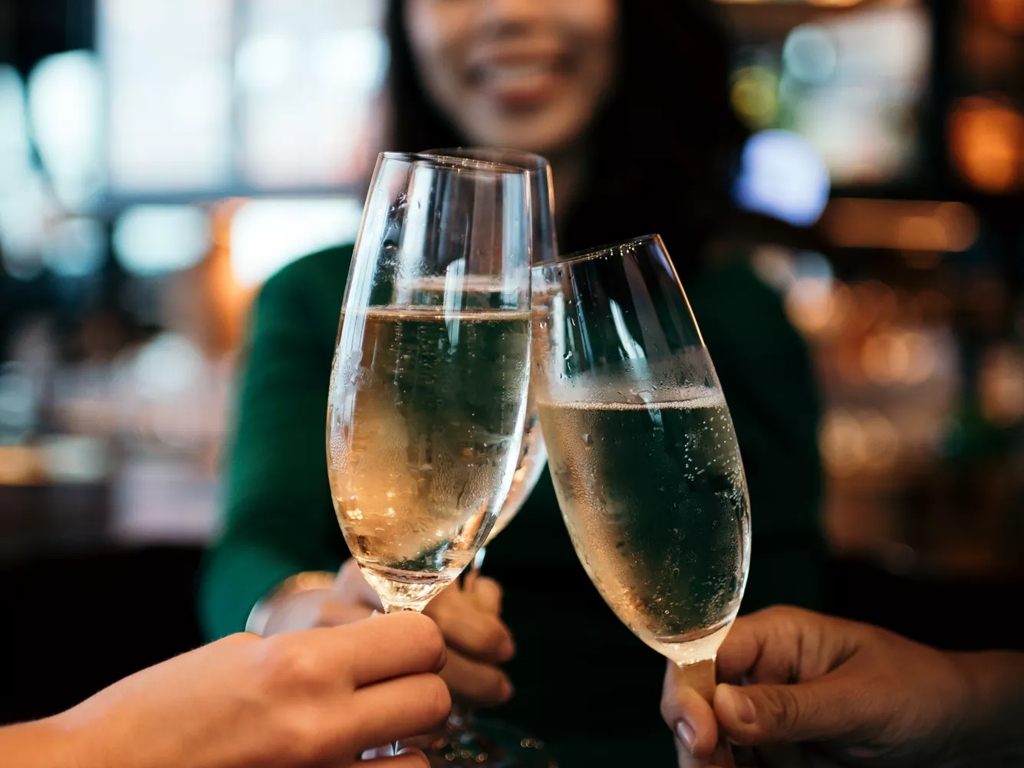 Sparkling Wednesday | Ladies Night