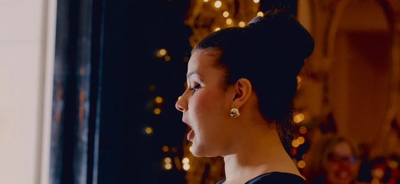 Holiday carolers from Julliard performing in the lobby