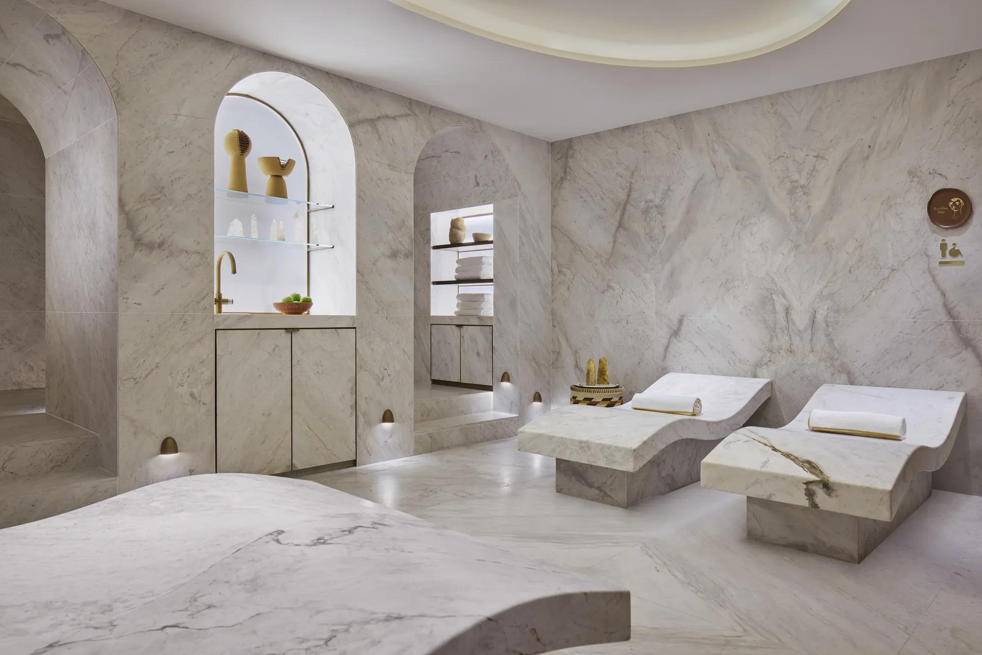 An image of the sauna waiting room at the Asaya Spa in Rosewood São Paulo.