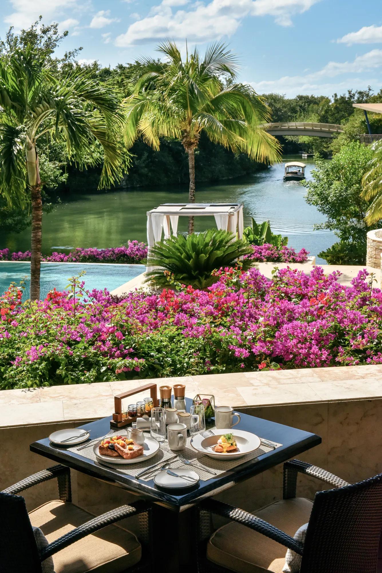 Casa del Lago Breakfast