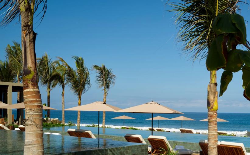 Facilities Beach and Pool