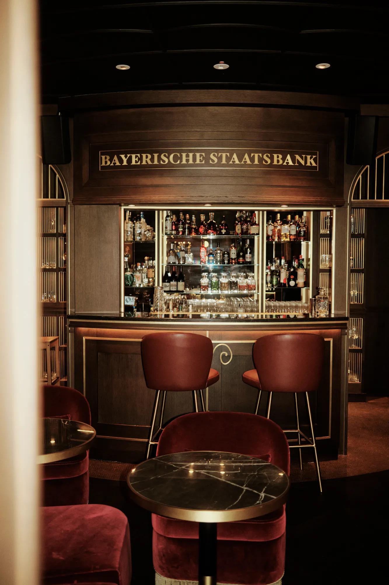 Facilities FB Lennons VinylStore