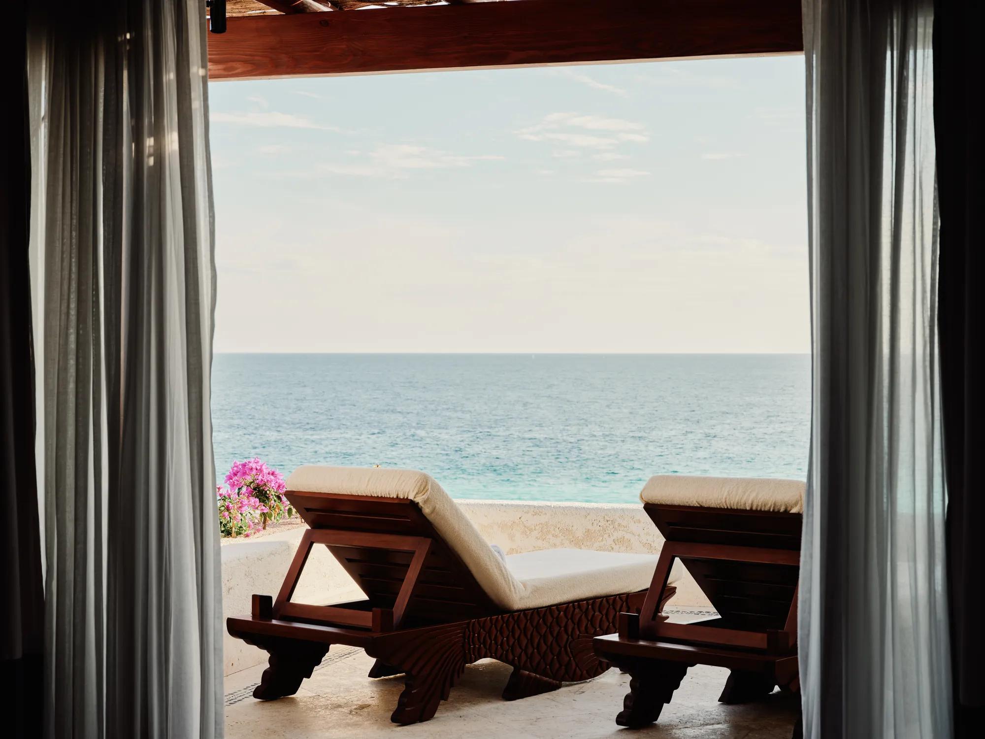 Hotel Villa Oceanfront Night