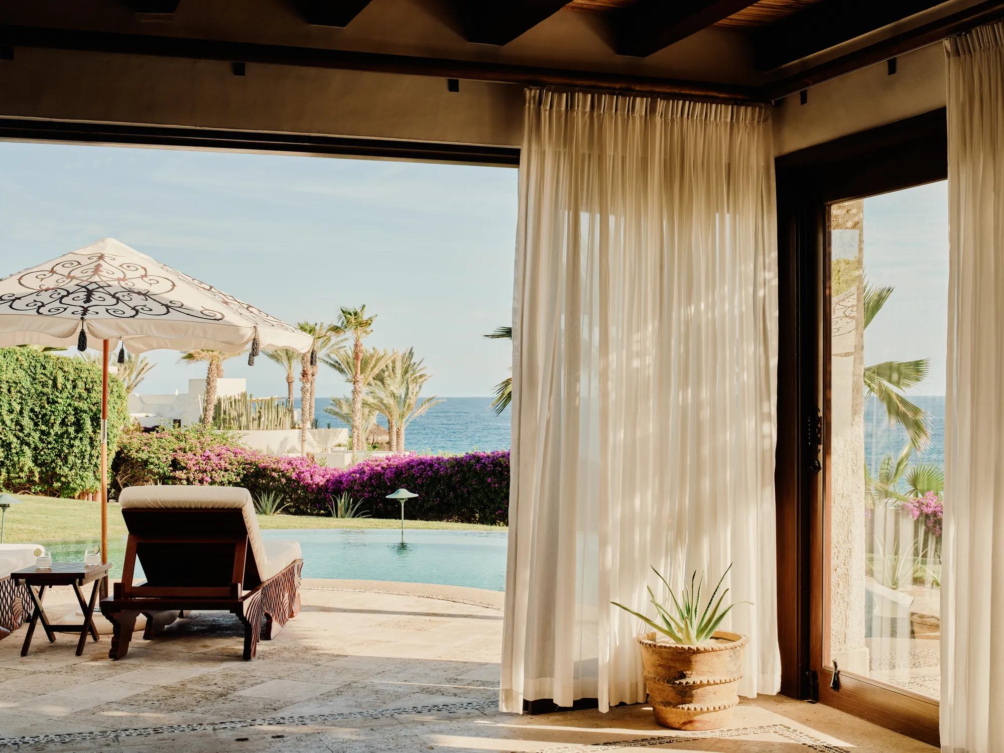 Hotel Villa Oceanfront Night