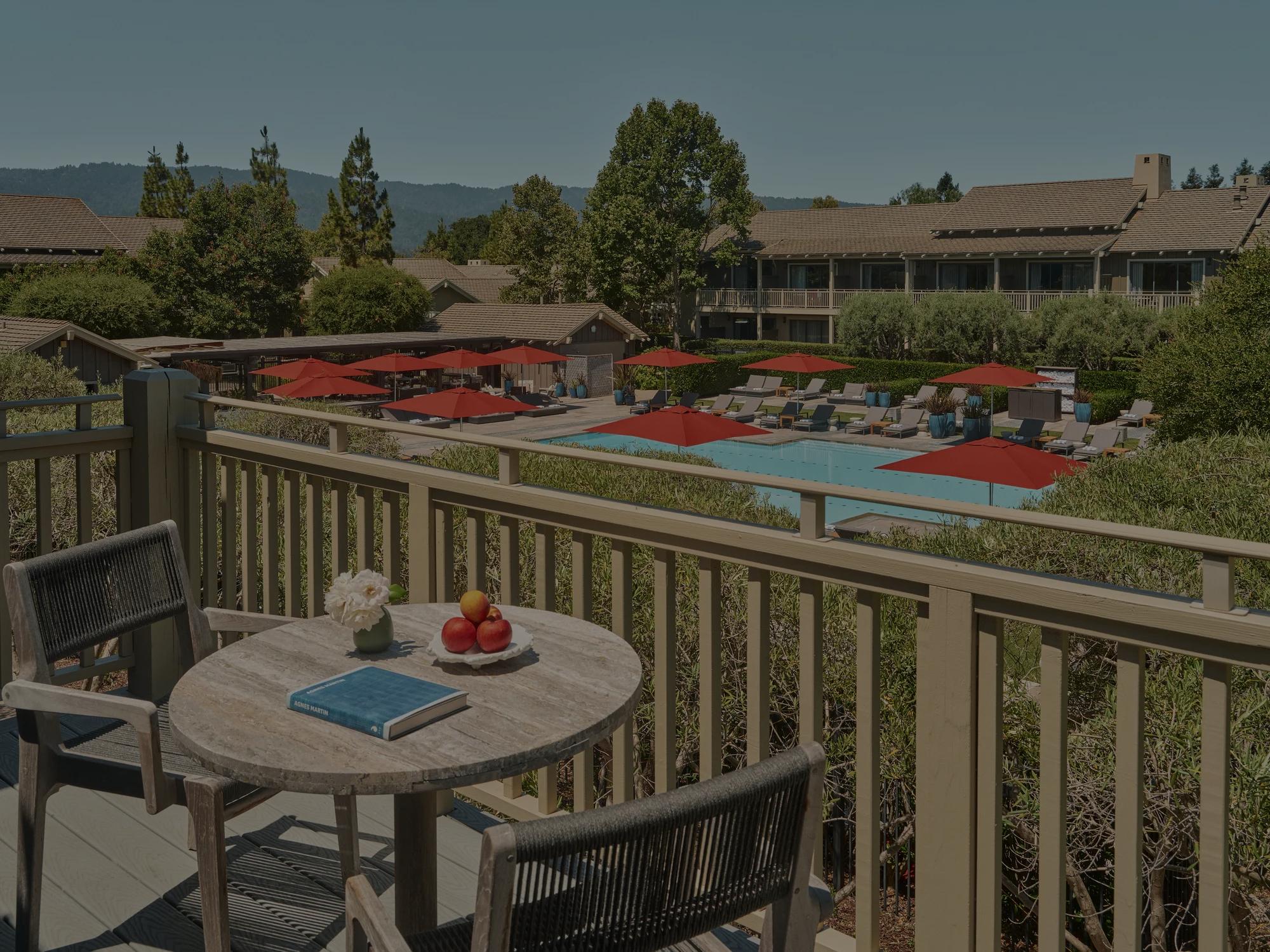 Facilities LuxuryPremierSuite PoolDeck