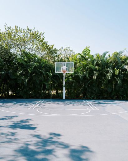 mandarina basketball court