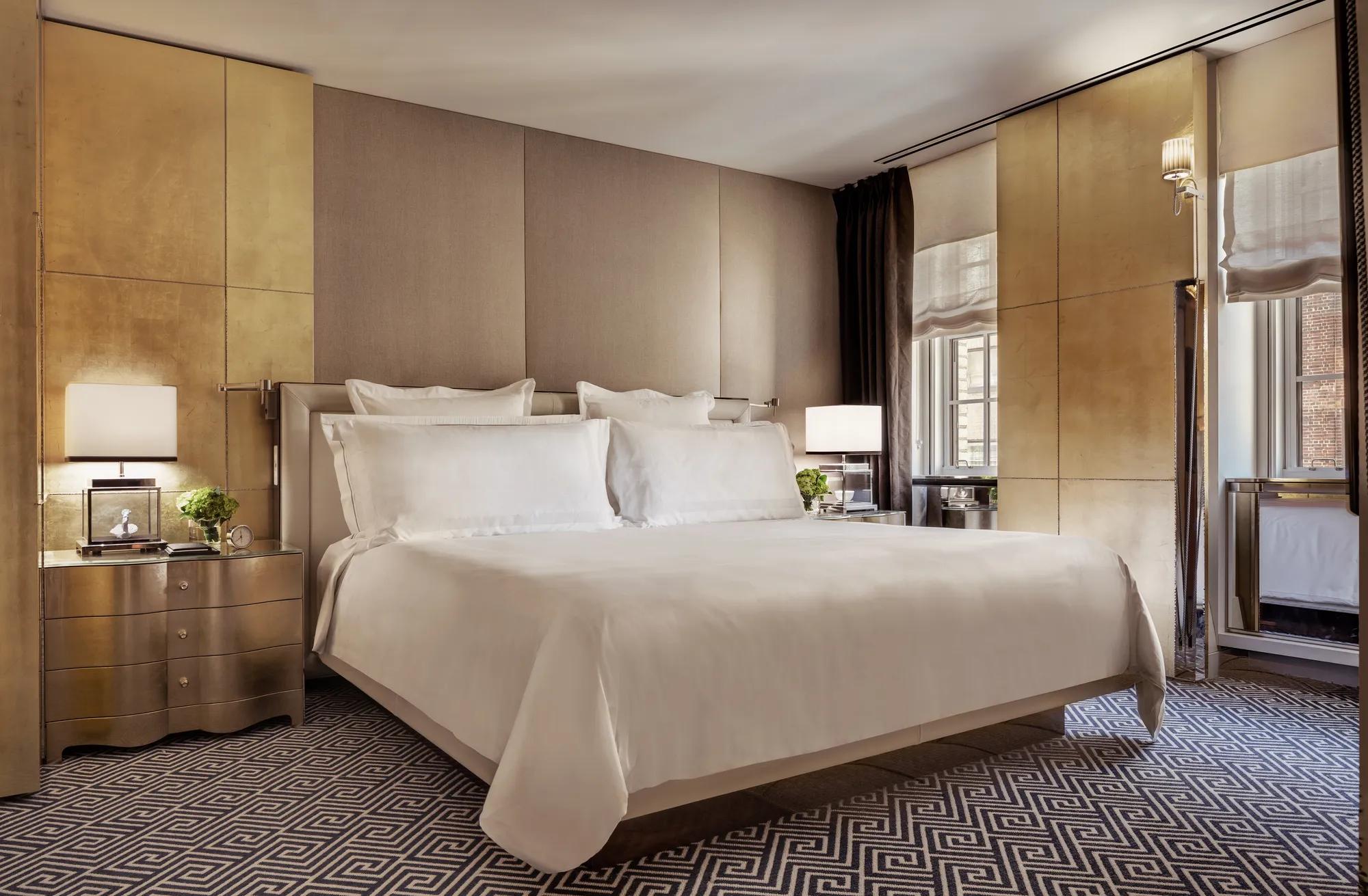 Accommodations S M CarlyleSuiteBedroom