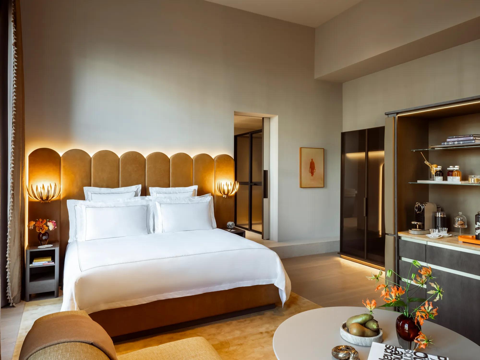 Facilities Suites Canal View Junior Suite 230 Bedroom