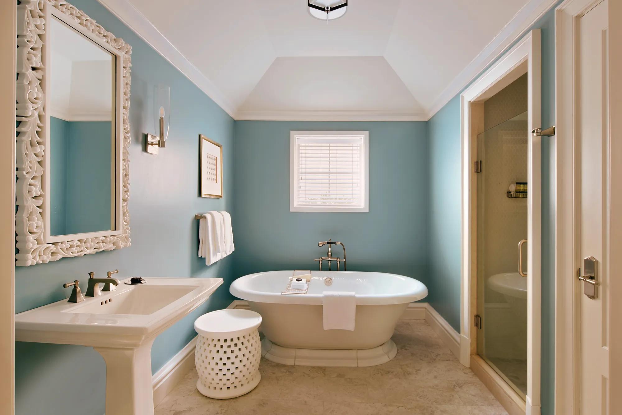 Harbour View King Bathroom