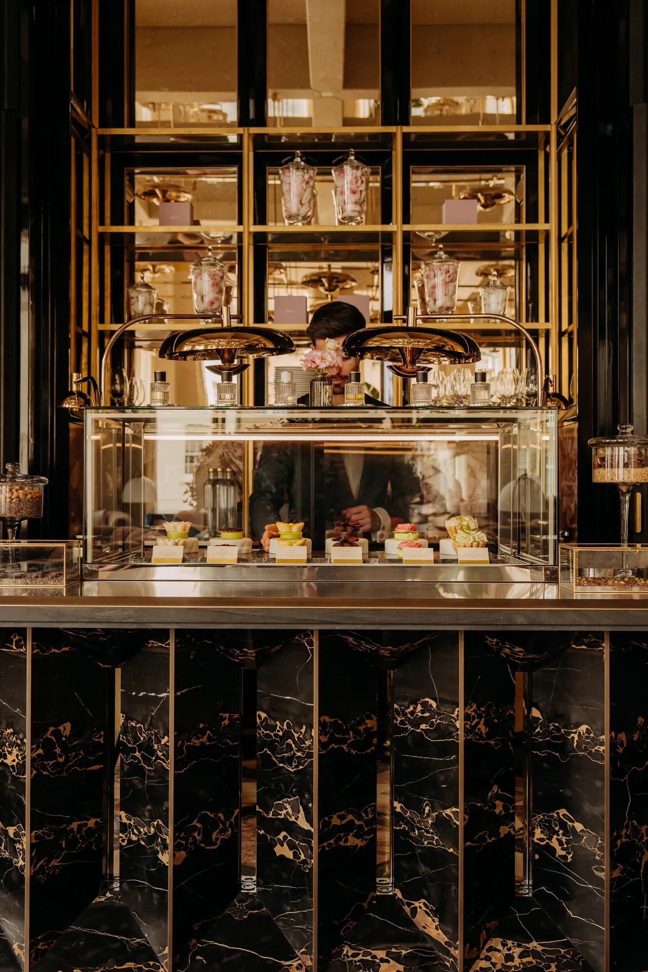 Jacqueline retail cakes