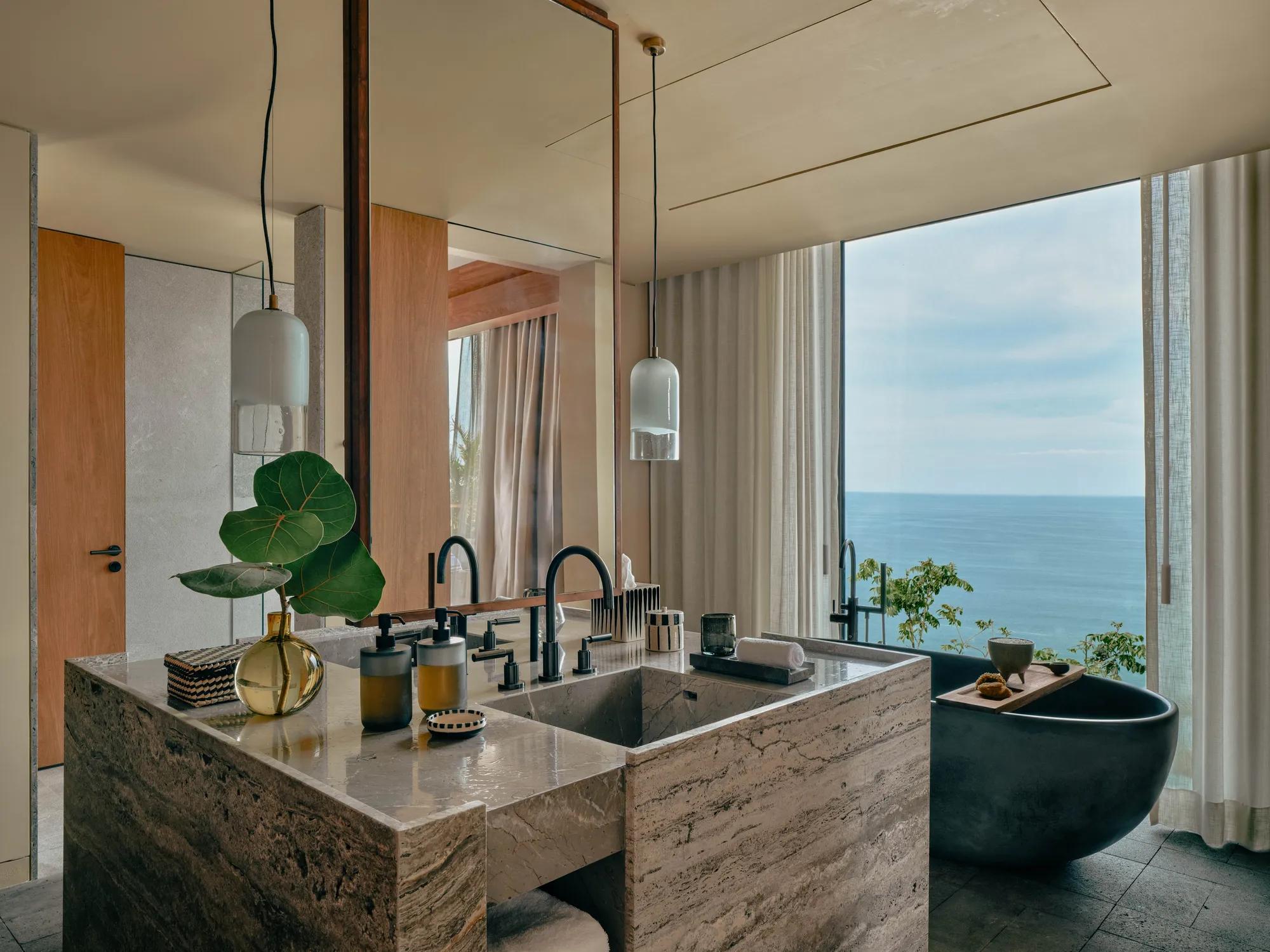 Facilities Suite Ocean View Mountain Studio Bathroom