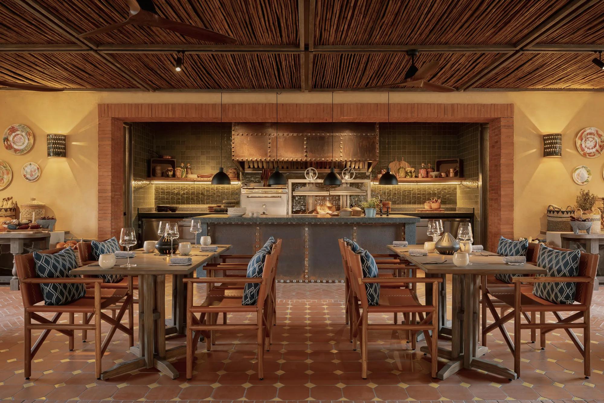 Restaurant Pirules Garden Kitchen Dining Room