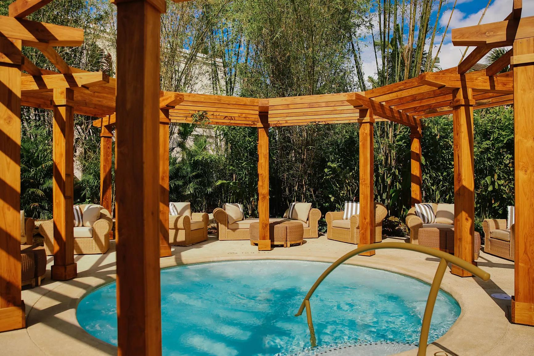 PublicSpaces S M Pools Whirlpool 004