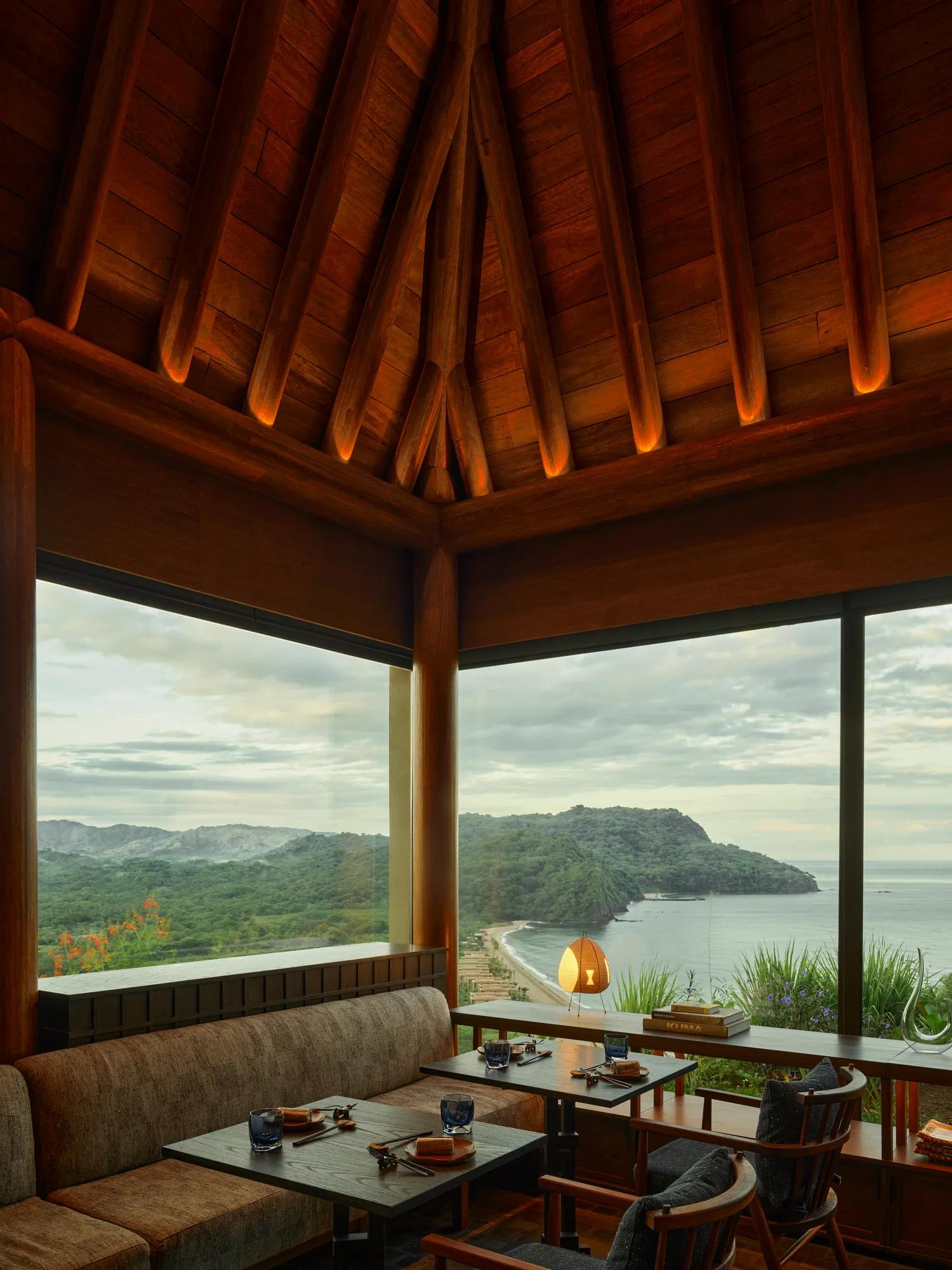 Toppu Sushi Bar Ocean View