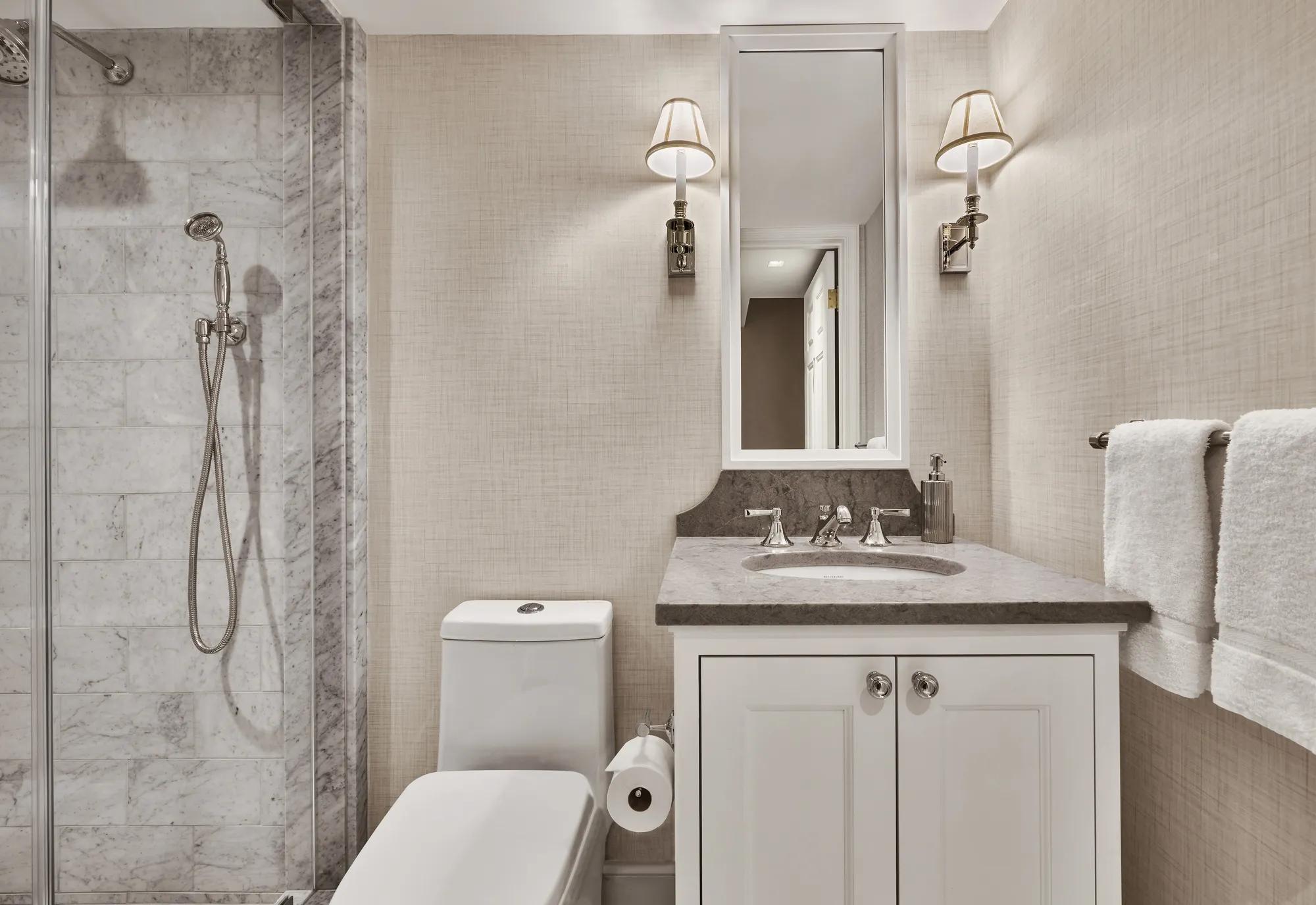 Facilities Townhouse D Bathroom