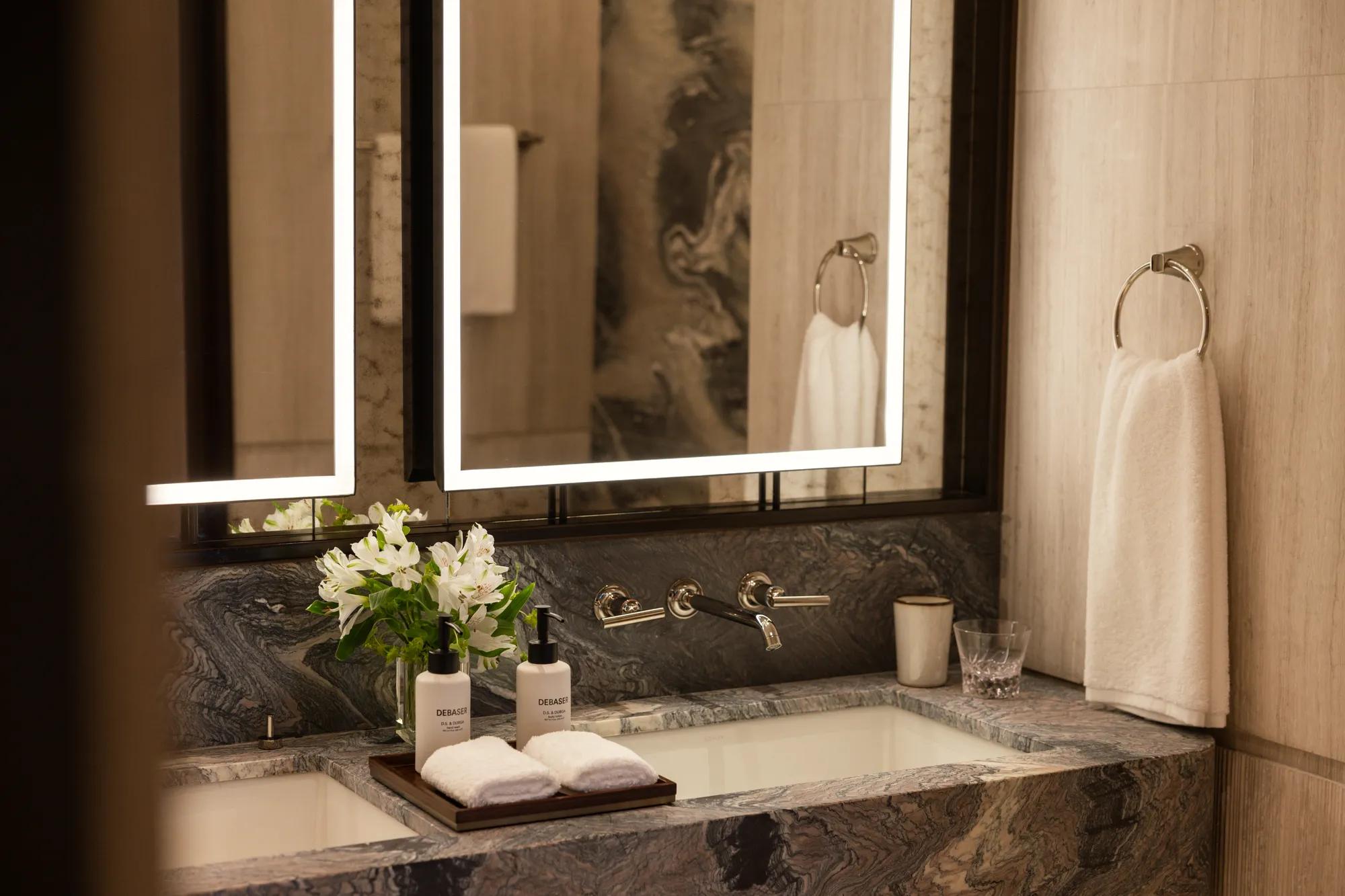 Apartment 1Bedroom Bathroom Details 0998