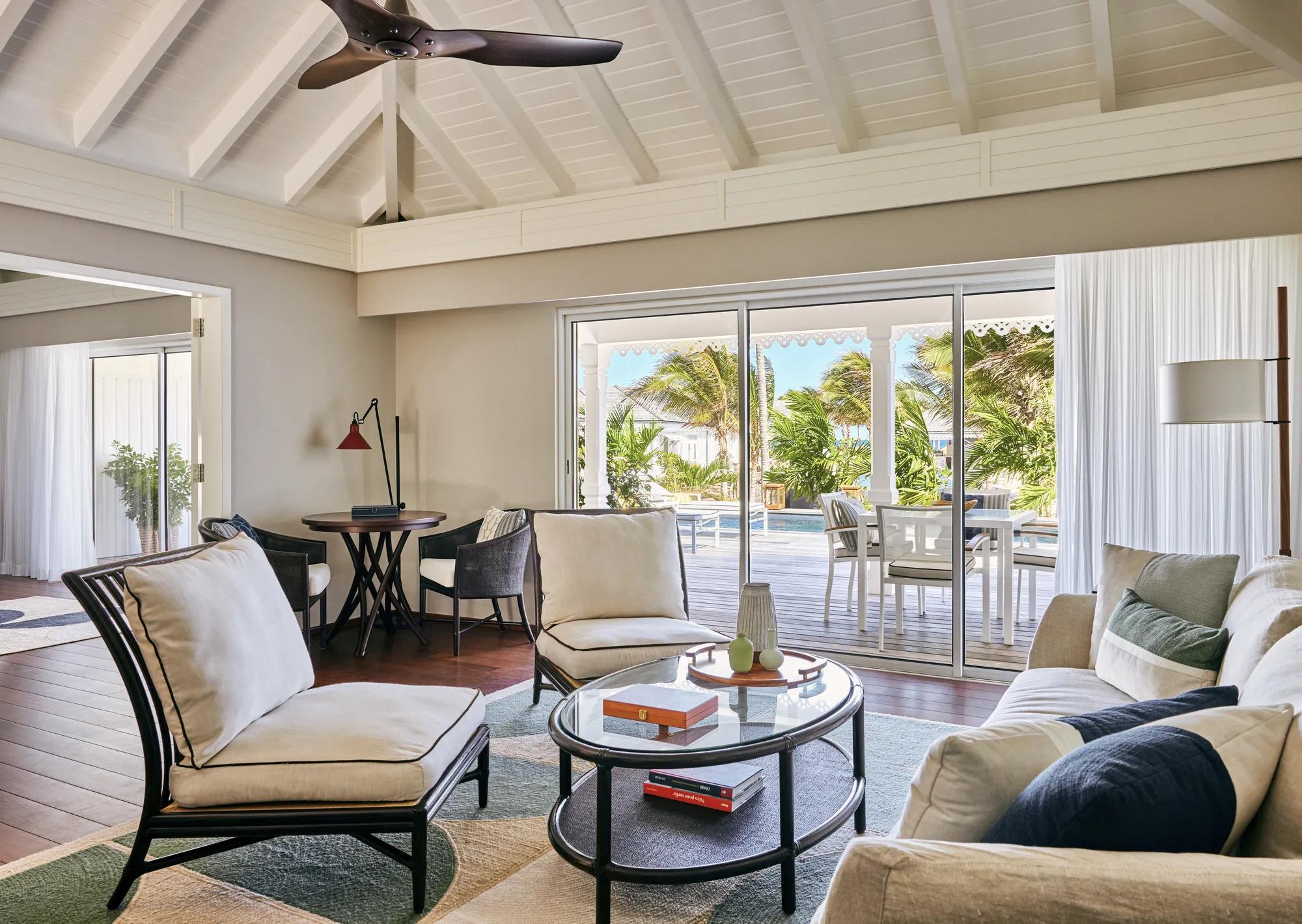 accommodations beachpoolsuite livingroom