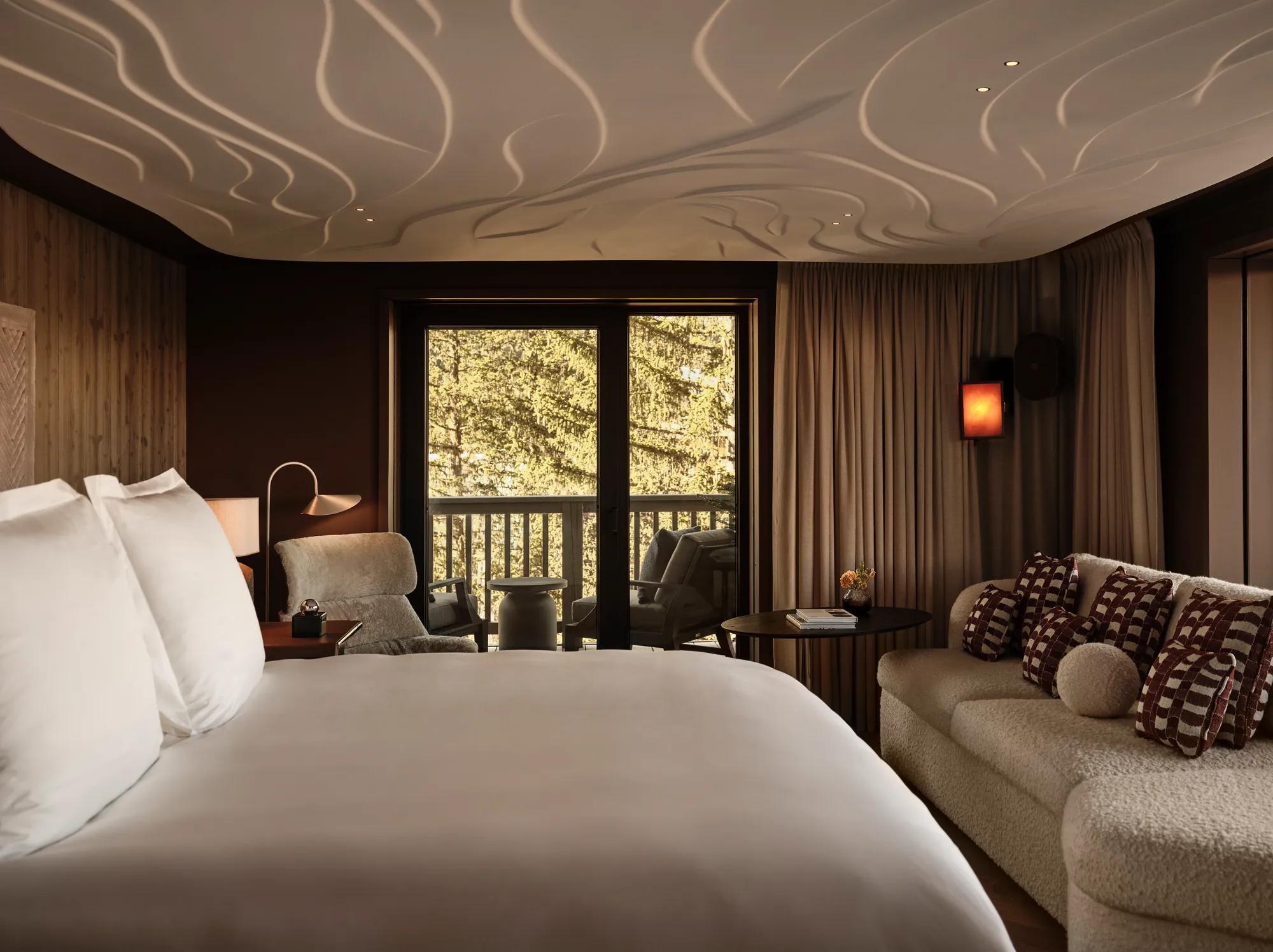 ROOM PREMIER JUNIOR SUITE BEDROOM