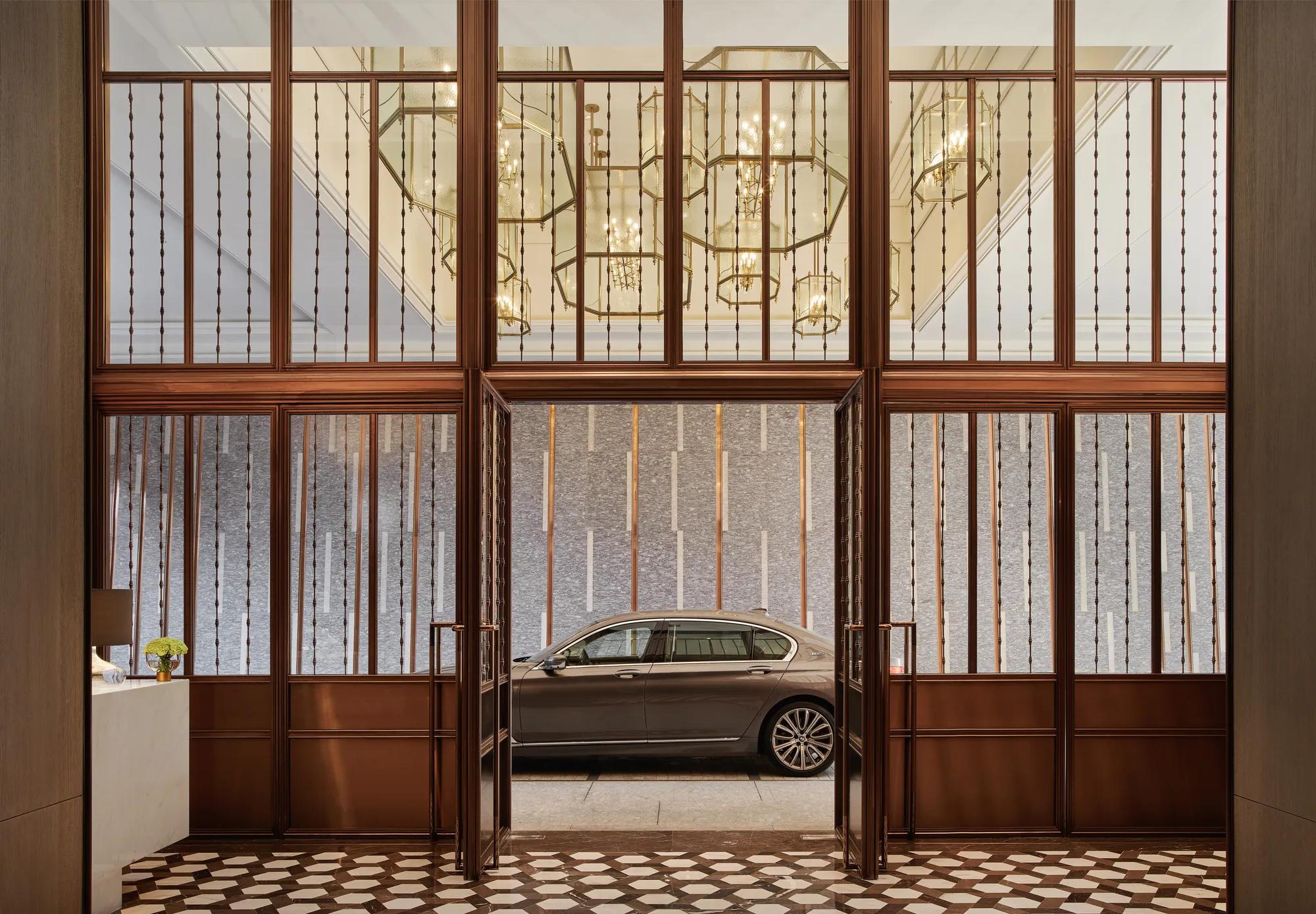 Rosewood Bangkok porte-cochere