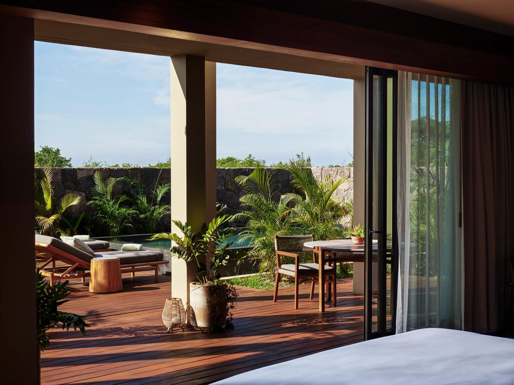 Facilities Suite Flatland Studio Suite King Bedroom with Terrace